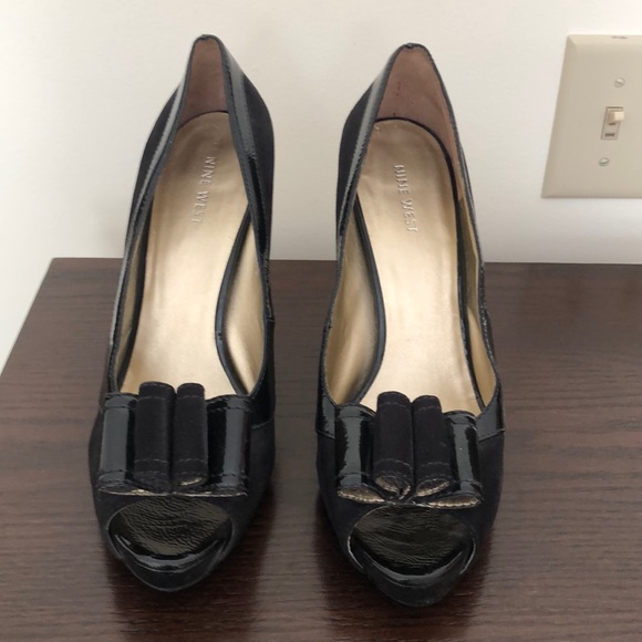 Nine West 4.5 “ heels - Picture 2 of 4